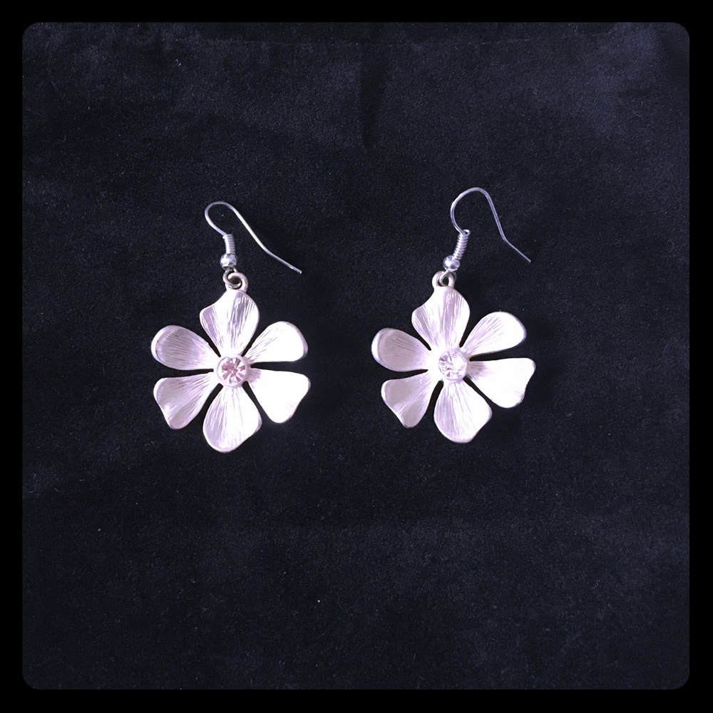 Silver Flower Earrings w/ Rhinestone Center EUC